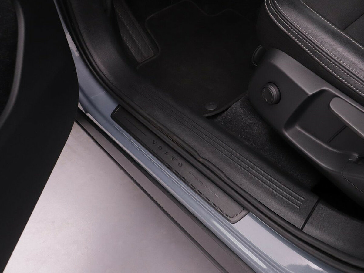 34450922 volvo xc40 1 5 t3 automaat momentum pro 24 mnd garantie donker glas 2f37be