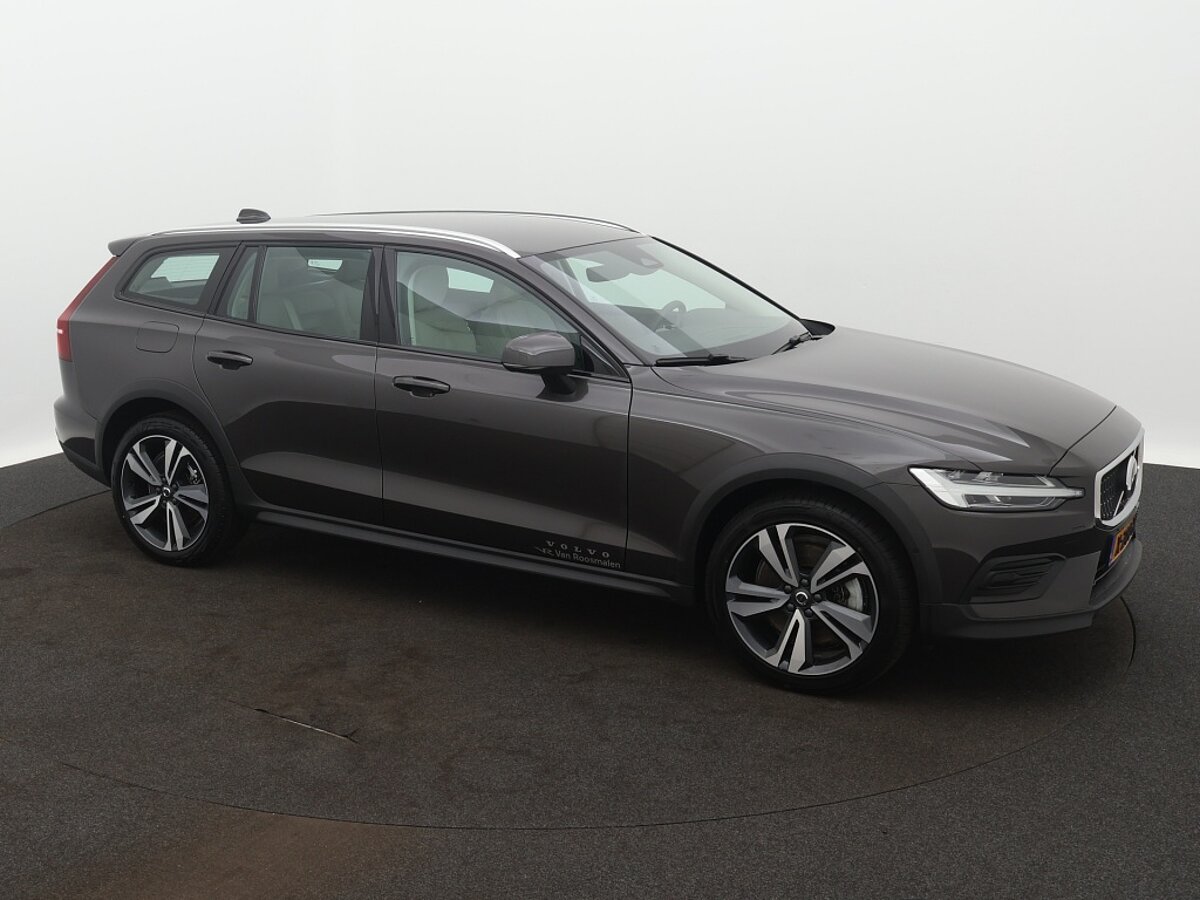 44271025 volvo v60 2 0 b5 cross country awd 03