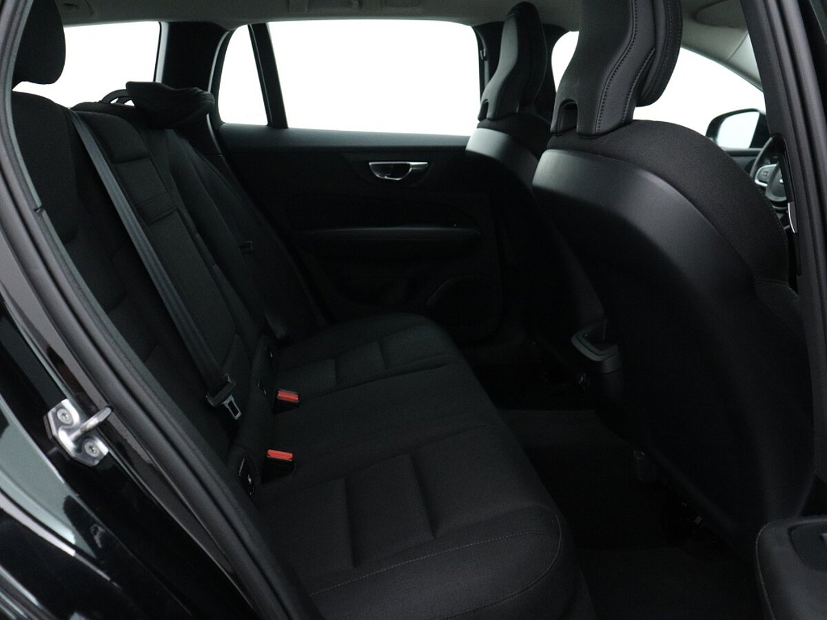 46177638 volvo v60 2 0 t4 momentum pro climate pack 13