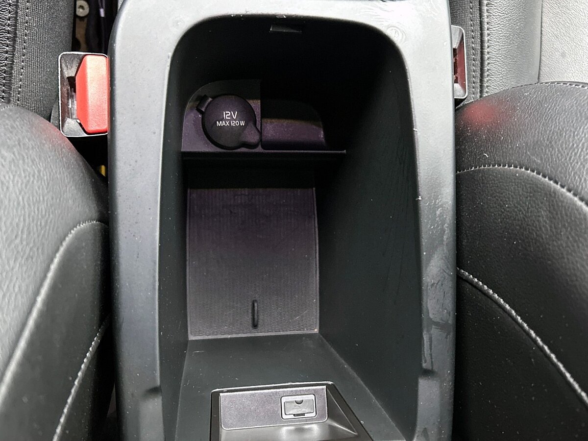 49112989 volvo v40 1 6 t4 summum climate pack memory seats leder 62