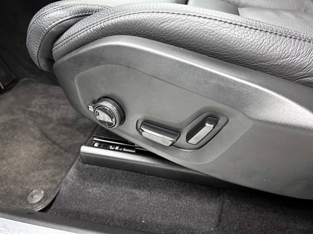 49264734 volvo xc90 t8 dark pano long range 360 20 inch trekhaak 44