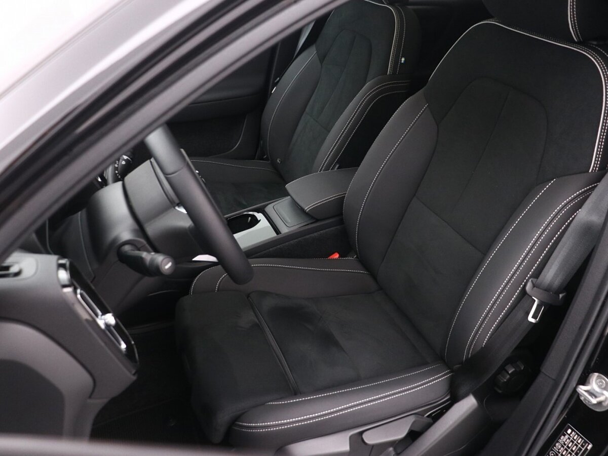 42438640 volvo c40 extended range core 82 kwh climate pakket 64