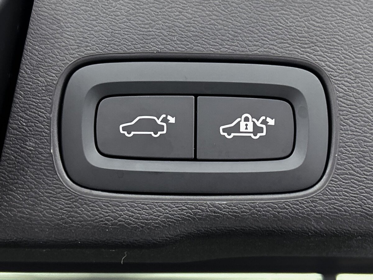 44247456 volvo xc60 2 0 t6 awd plus dark 74