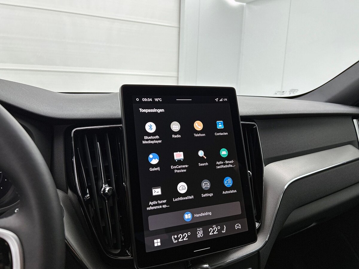 49427839 volvo xc60 t6 plus black edition nieuw voorraad onyx black nappa op 40