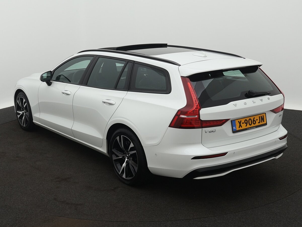 42095514 volvo v60 2 0 b3 plus dark panoramadak trekhaak 360a camera 3 02