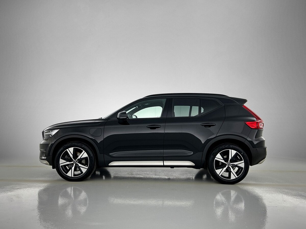 45429924 volvo xc40 1 5 t5 recharge r design 2 01