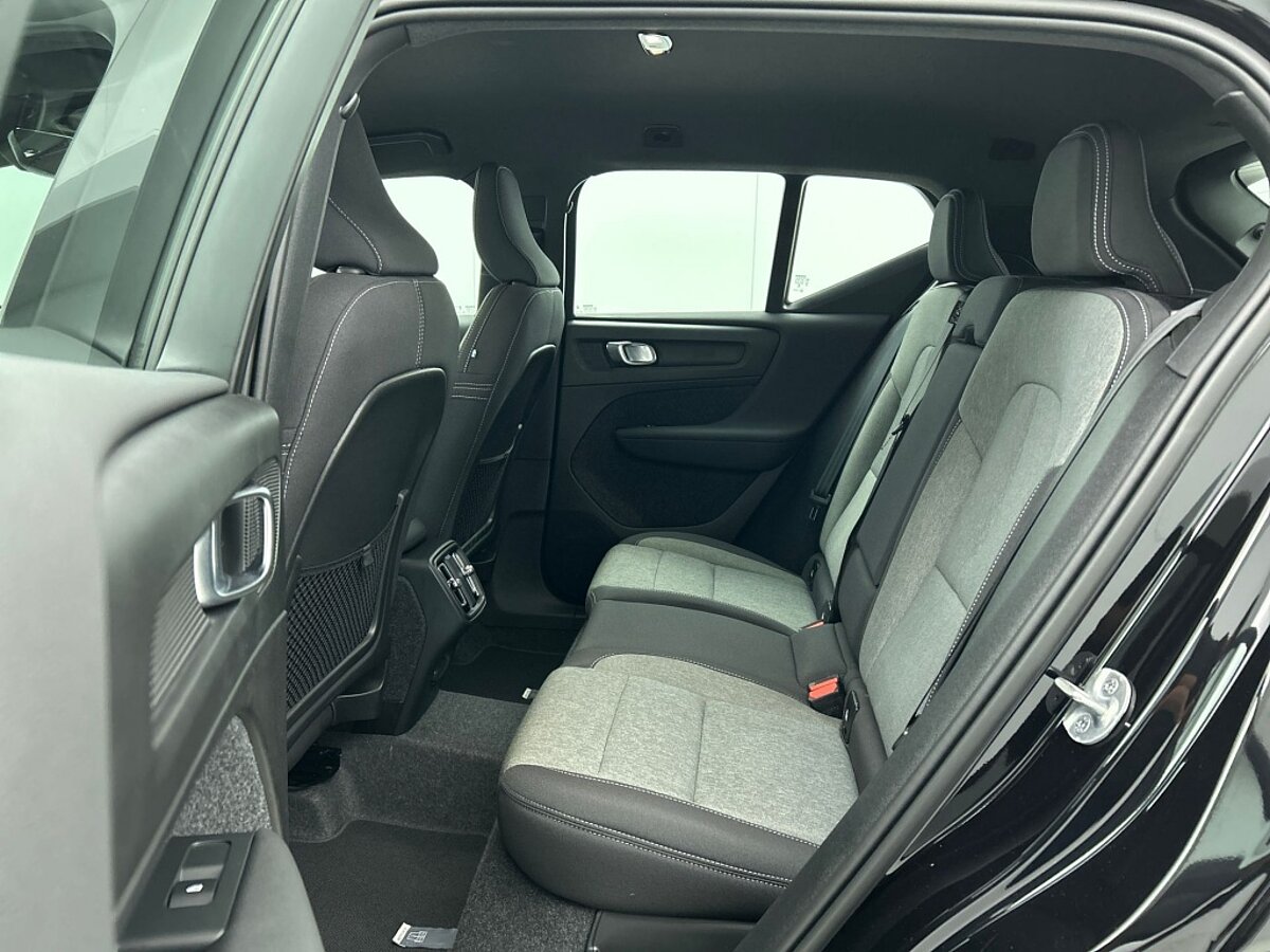 47459109 volvo xc40 2 0 b4 plus dark 61