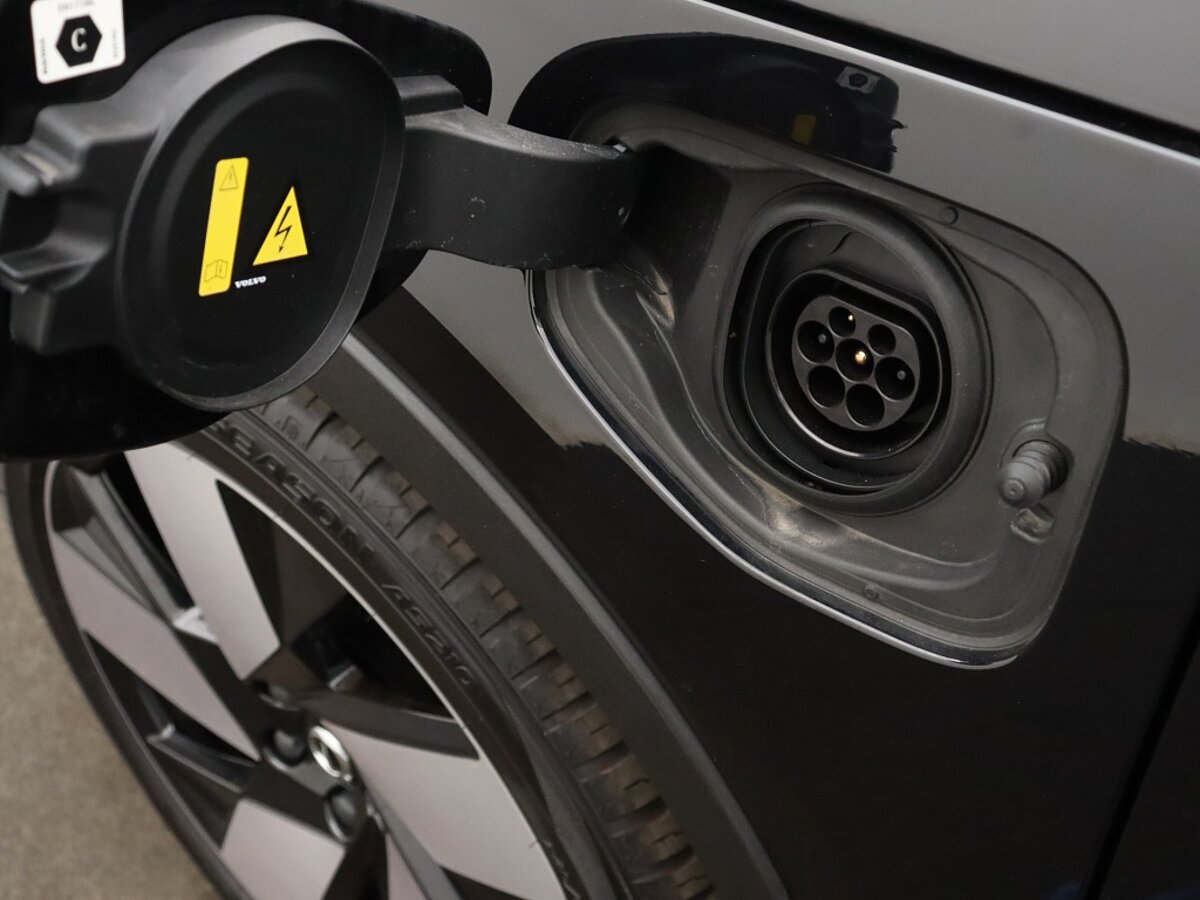 35007209 volvo xc40 1 5 t4 recharge ultimate dark 526cdf