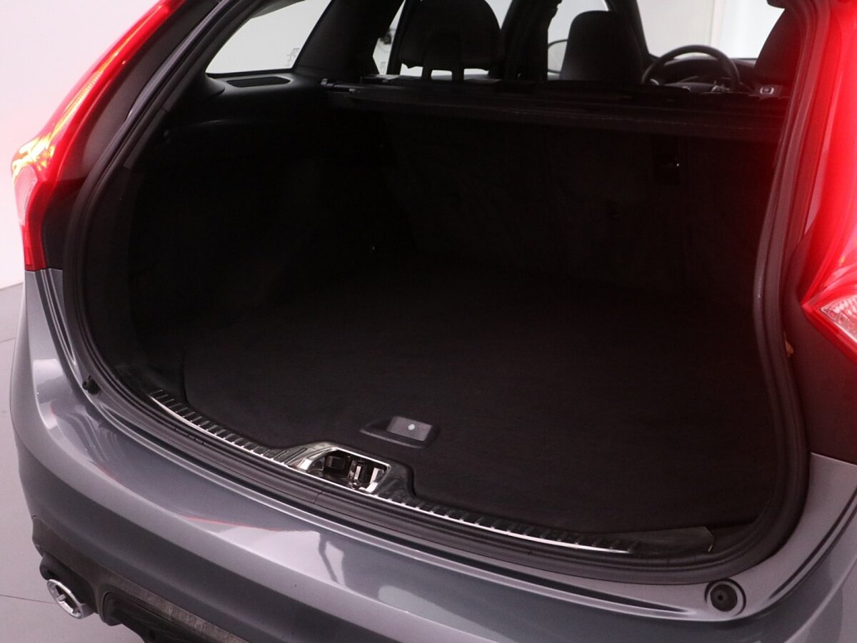 36006266 volvo v60 2 0 d2 r design 51