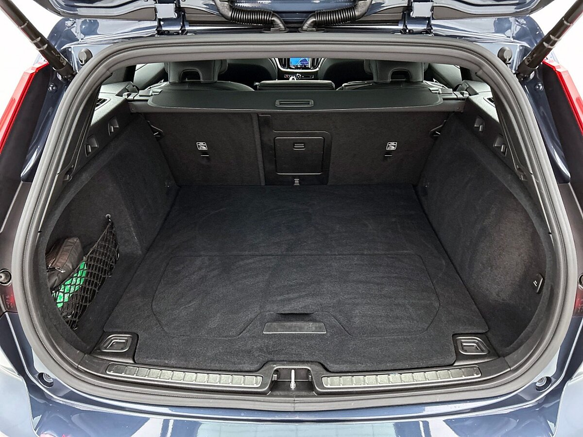 45850012 volvo v60 2 0 t6 awd plus dark pano dak trekhaak 76