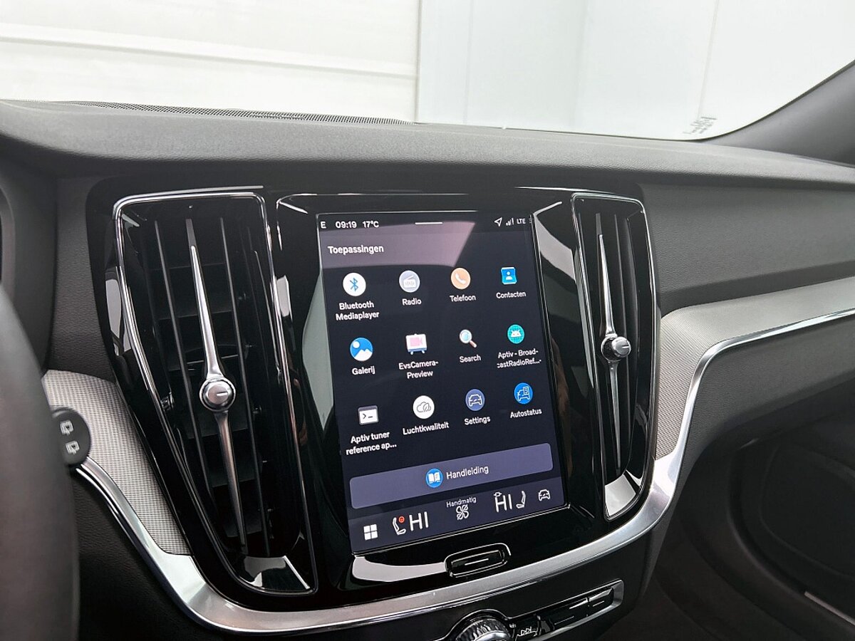 49671201 volvo v60 t6 twin plus dark nieuw actie van 64 480 voor 59985 24