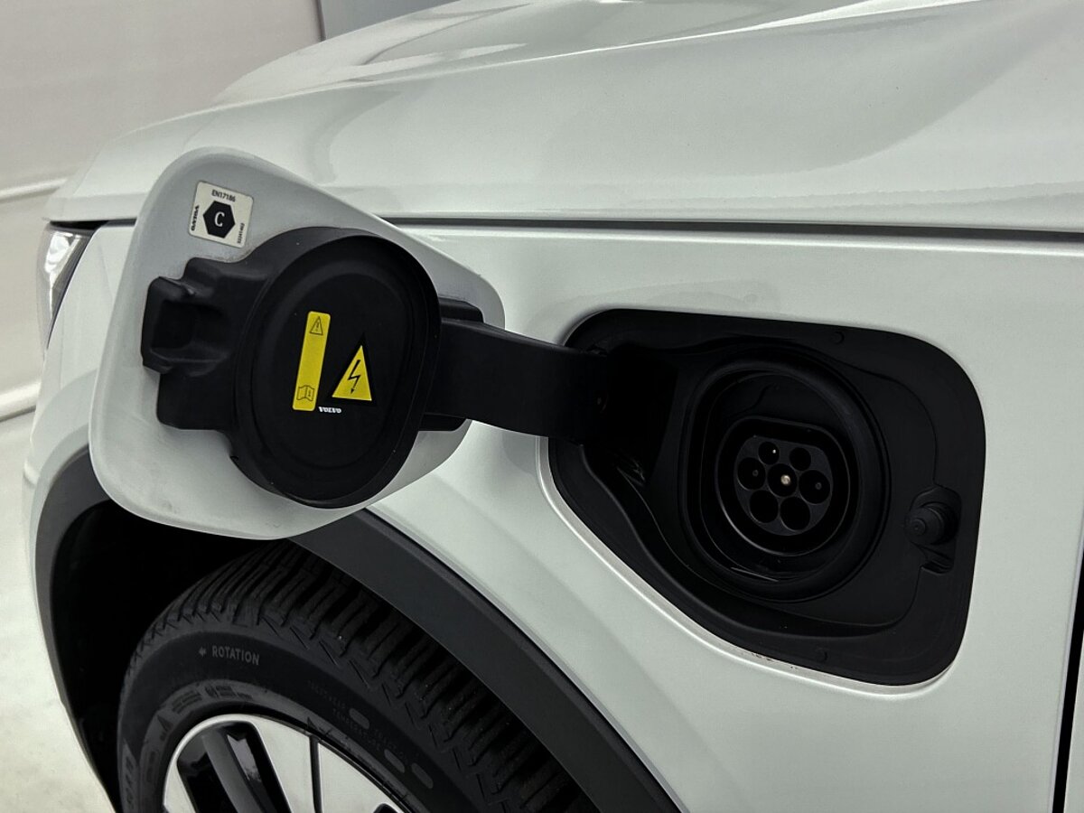 45055180 volvo xc40 1 5 t4 recharge plus dark trekhaak harman kardon 48