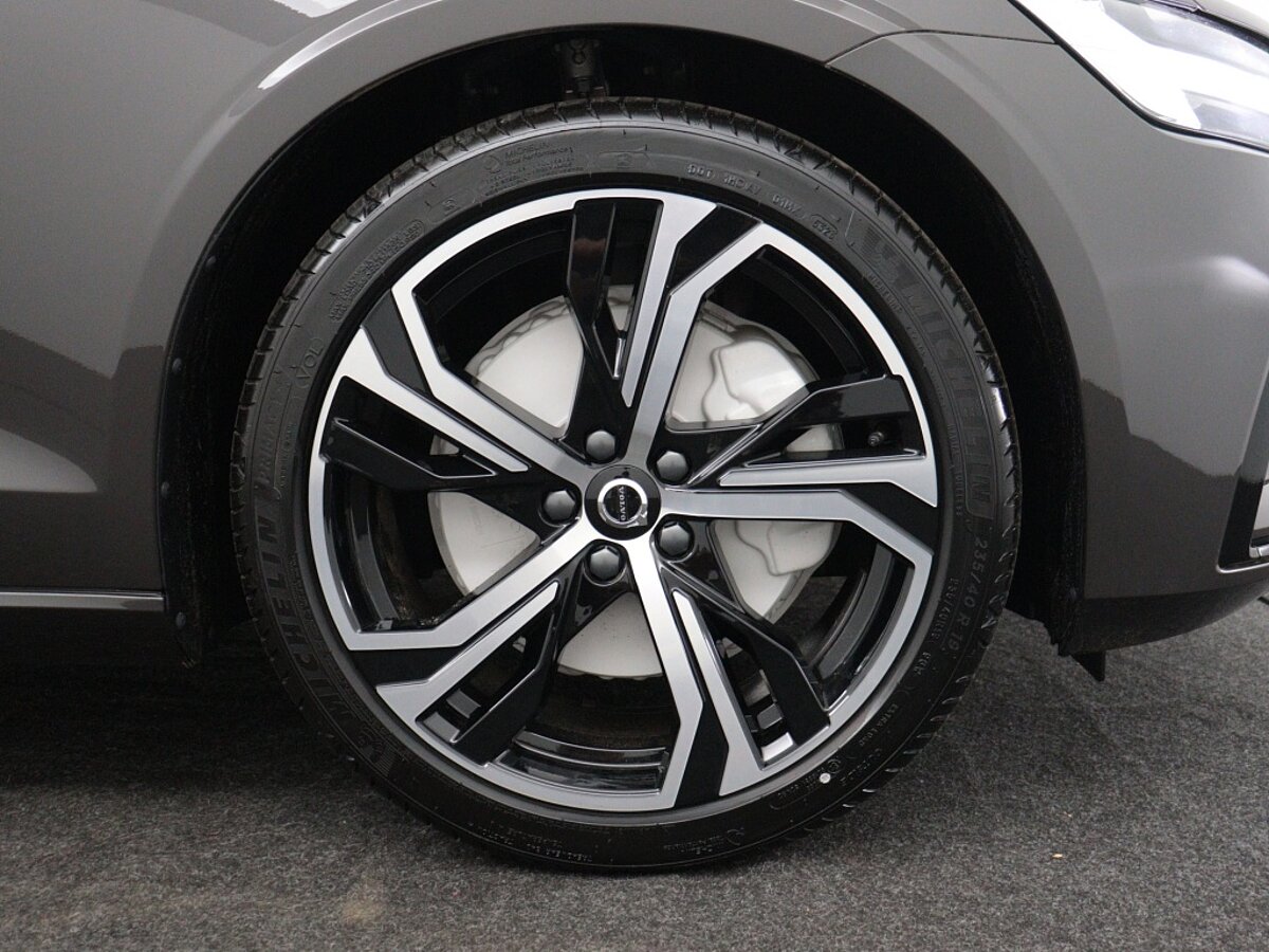 45734638 volvo v60 b4 plus dark 19 lm panoramadak 9