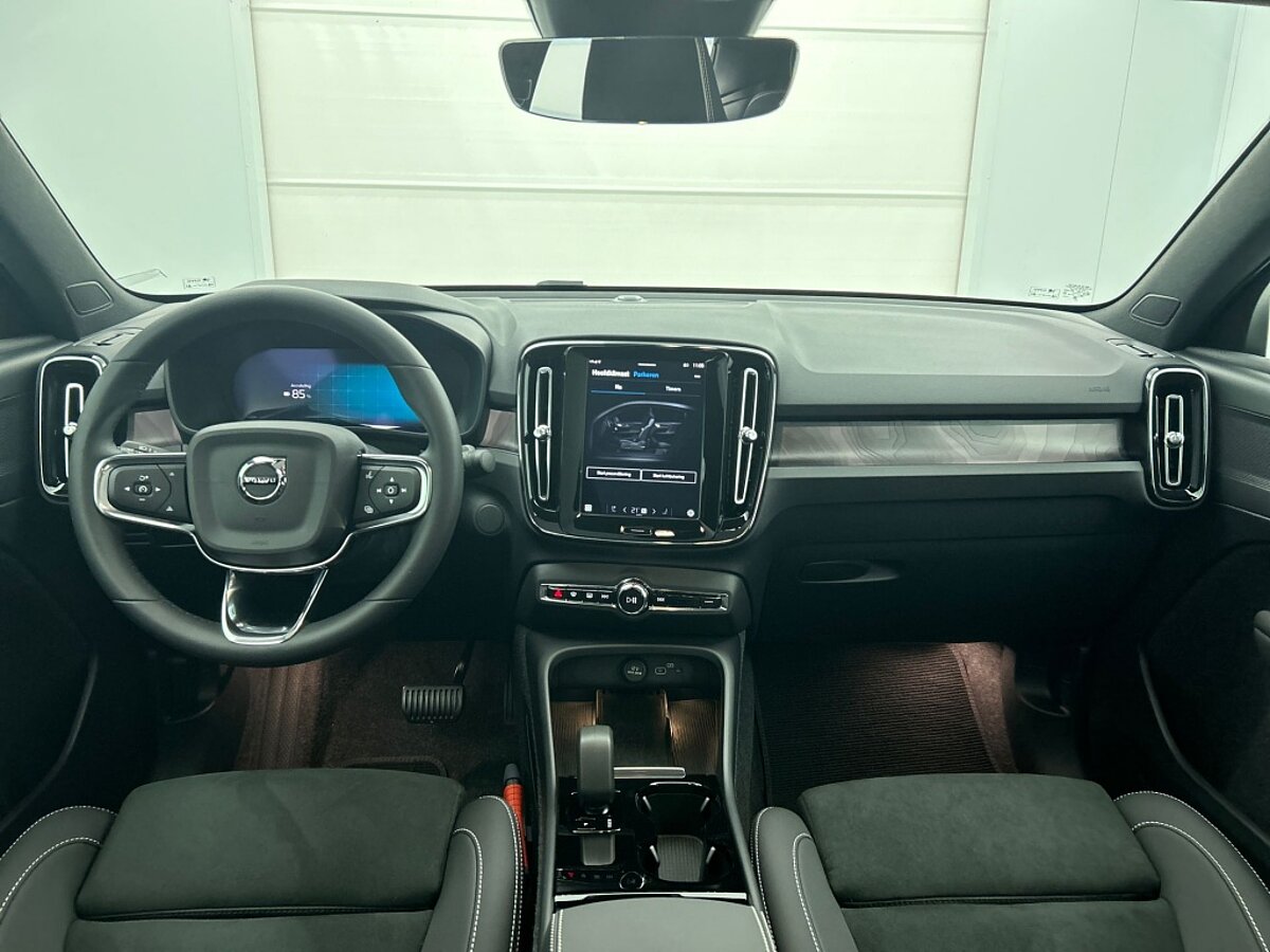 46688063 volvo c40 extended range plus 82 kwh trekhaak extra getint glas 57