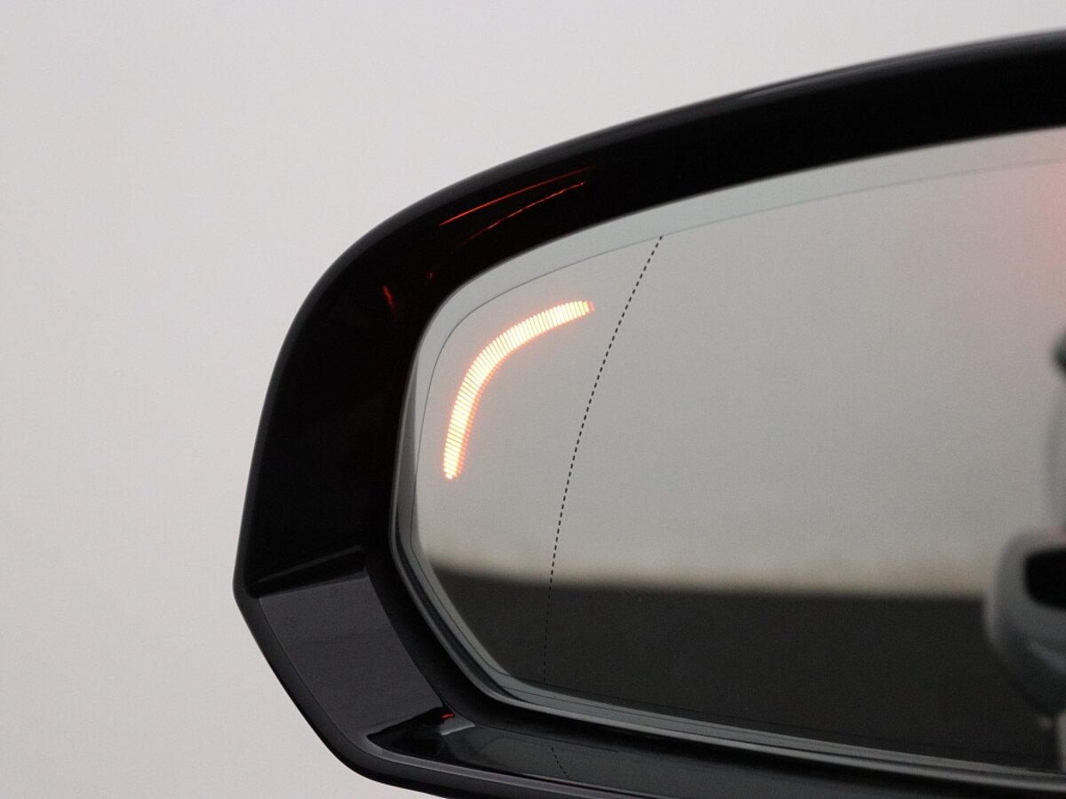 47627816 volvo v60 2 0 t6 awd plus dark 65