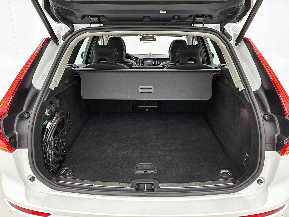 49302488 volvo xc60 t6 recharge awd ultimate dark bowers wilkins luchtvering 65