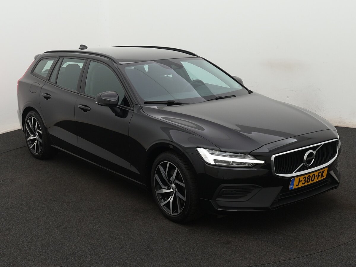 38427279 volvo v60 2 0 t4 momentum pro climate pack 7 03