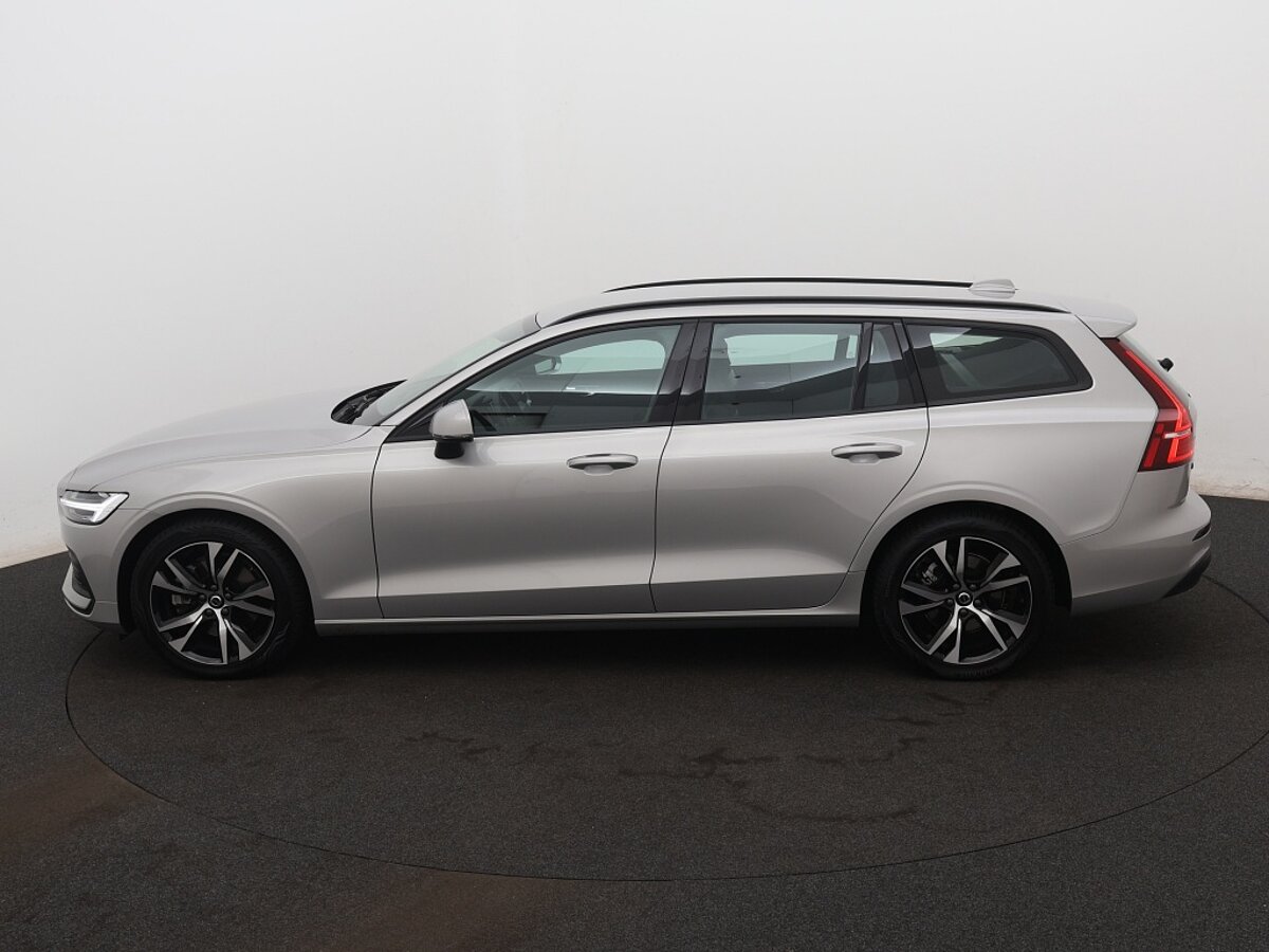 40923694 volvo v60 2 0 b3 essential edition 18 inch wielen trekhaak driver a 2 01