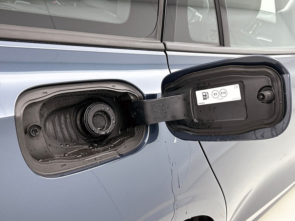 46693500 volvo v60 v60 t6 twin engine awd core business 19 velgen climate 60