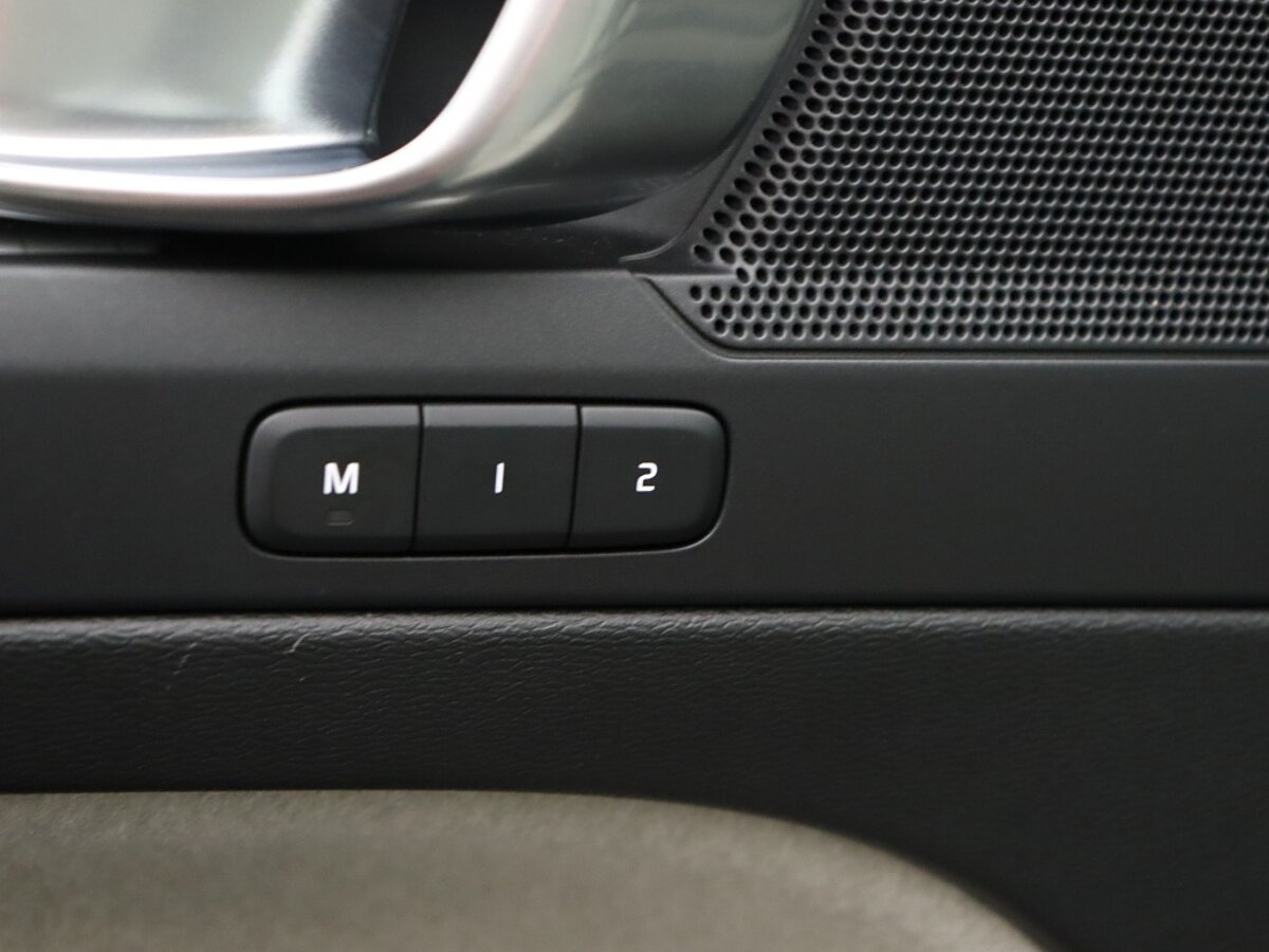 35636973 volvo xc40 1 5 t5 recharge inscription 24