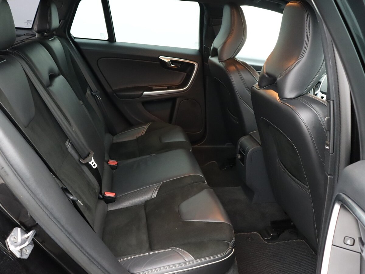 36050213 volvo v60 1 5 t3 r design 93