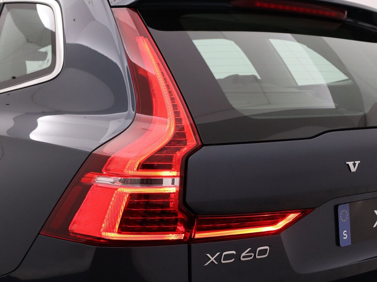 43964169 volvo xc60 2 0 t8 awd plus bright ca845c