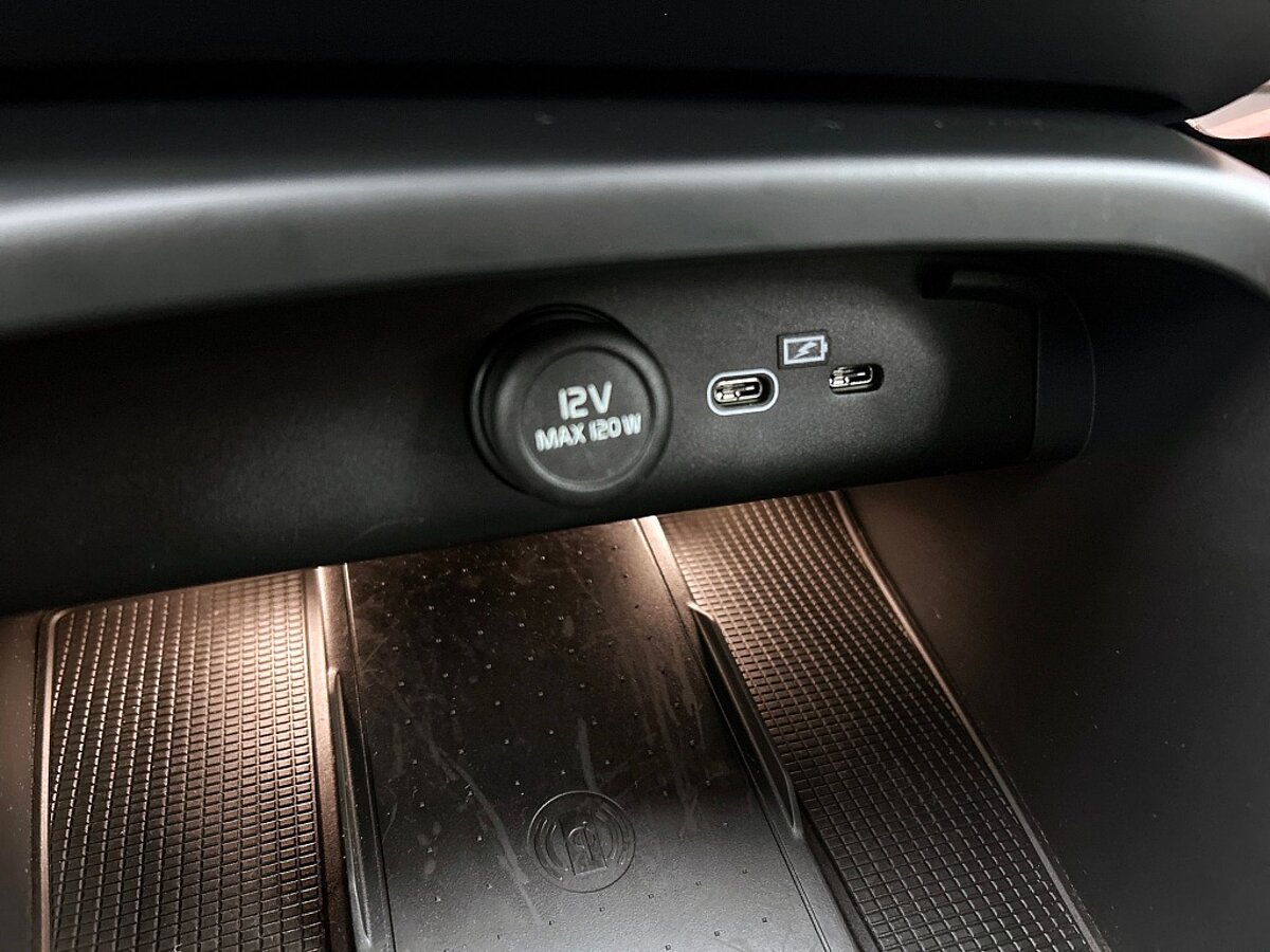 47861532 volvo xc40 2 0 b4 dark memory seats climate pack trekhaak 66