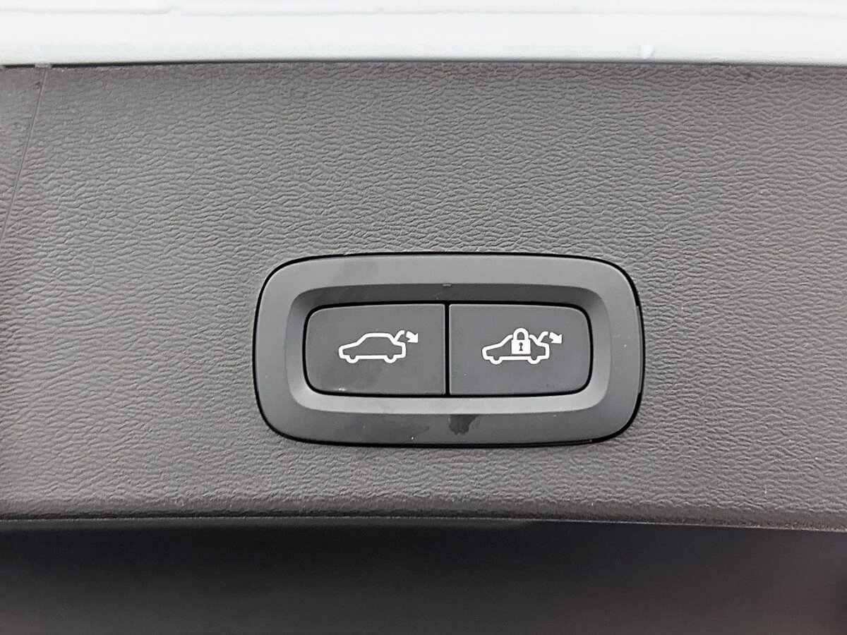 48515761 volvo xc40 2 0 b4 plus dark 19 inch trekhaak voorruit verwarming f2353e