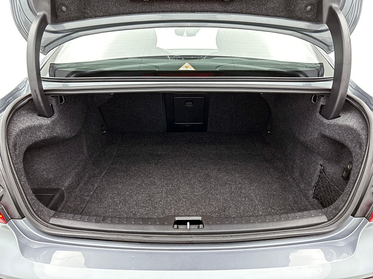 48797576 volvo s60 t6 r design pilot assist memory blis camera dab 23