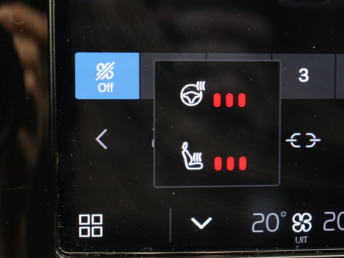 43837479 volvo xc40 recharge p8 awd r design 49