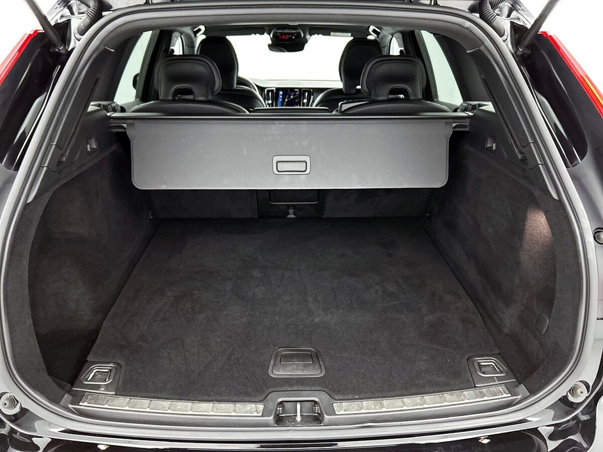 47249816 volvo xc60 2 0 t8 awd r design panoramadak alcantara leder 30
