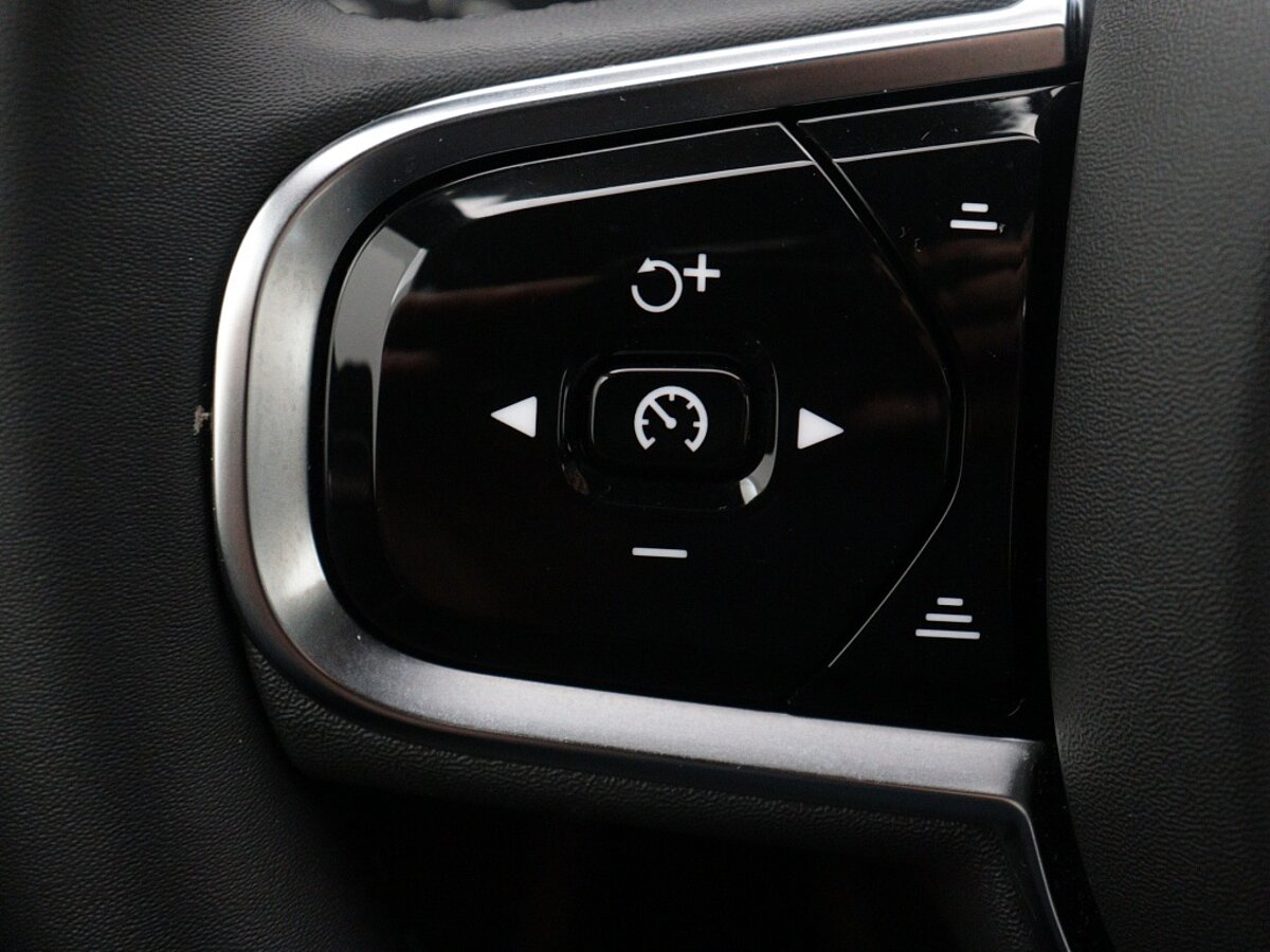 45353278 volvo xc60 2 0 t6 awd ultimate dark 63