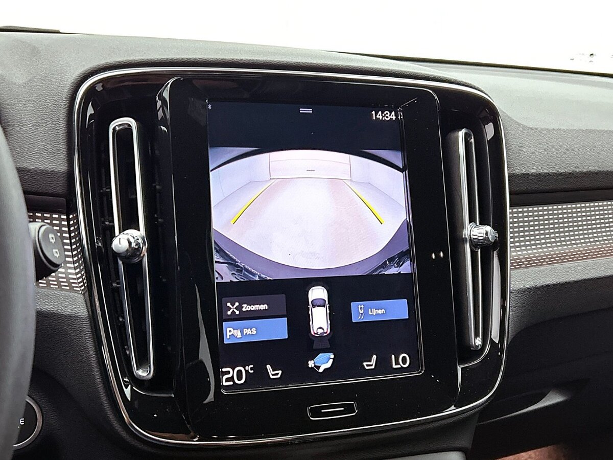 46990970 volvo xc40 1 5 t4 recharge r design 15