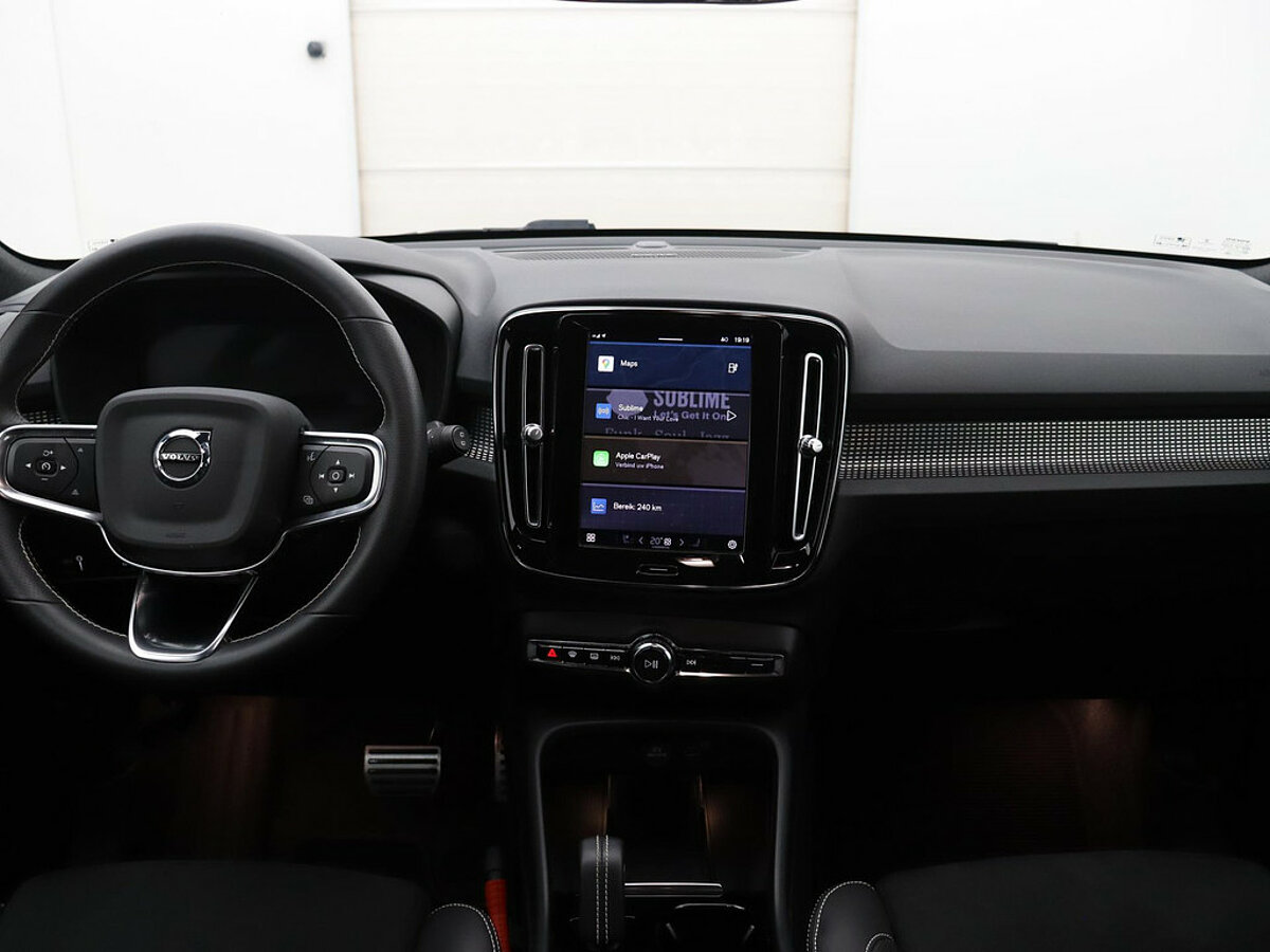 34255172 volvo xc40 p8 recharge awd r design memory seats draadloze lader warmte 5 02
