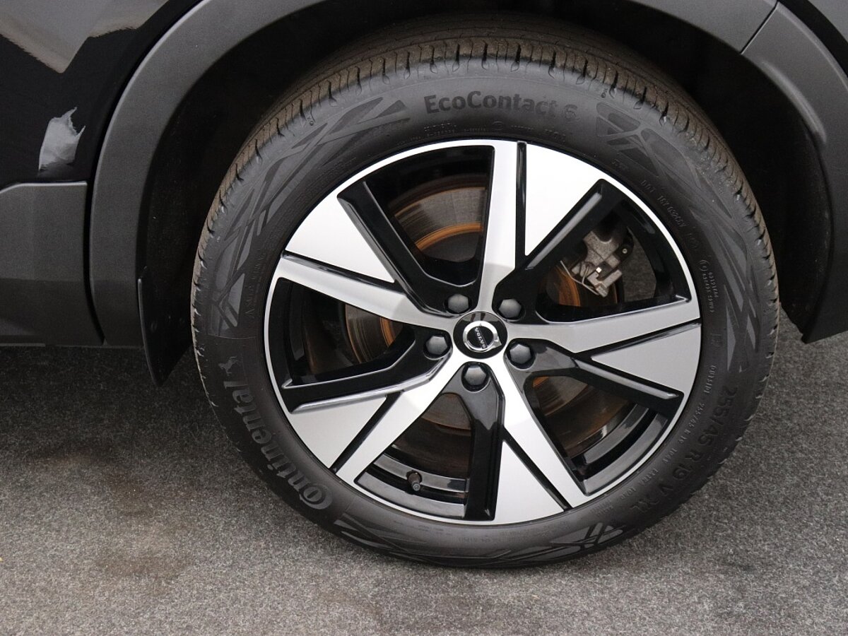 43837479 volvo xc40 recharge p8 awd r design 40