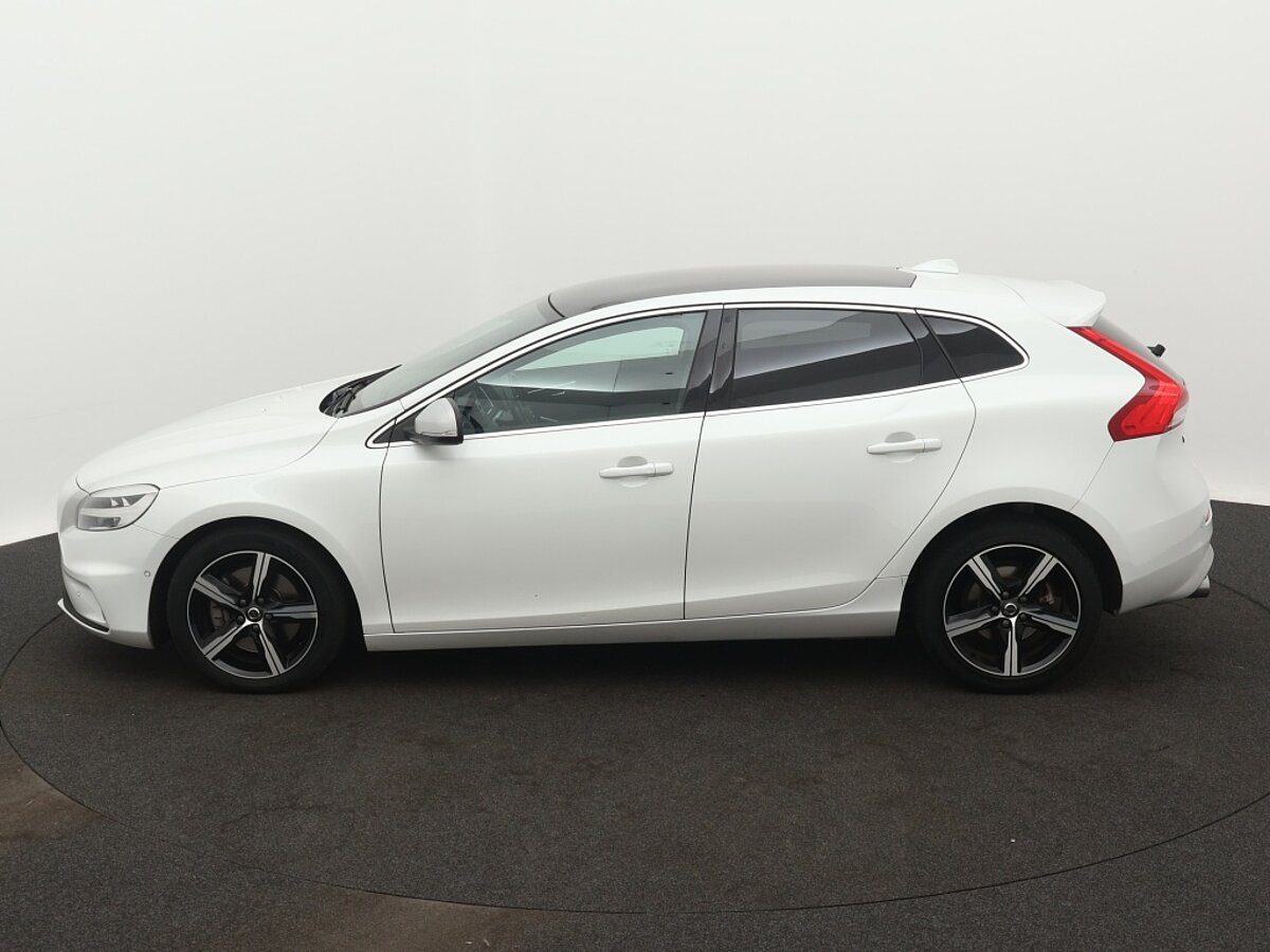 44623939 volvo v40 2 0 d3 edition 2 02