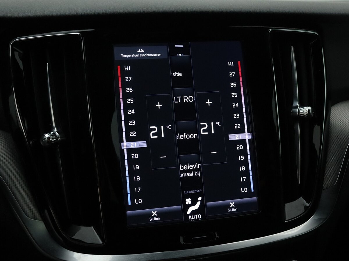 34254989 volvo v60 2 0 t6 awd recharge r design trekhaak 5179af