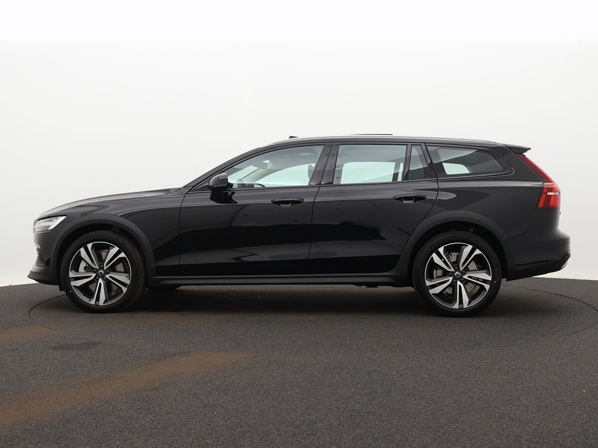 34314868 volvo v60 2 0 b5 cross country awd plus 4 01