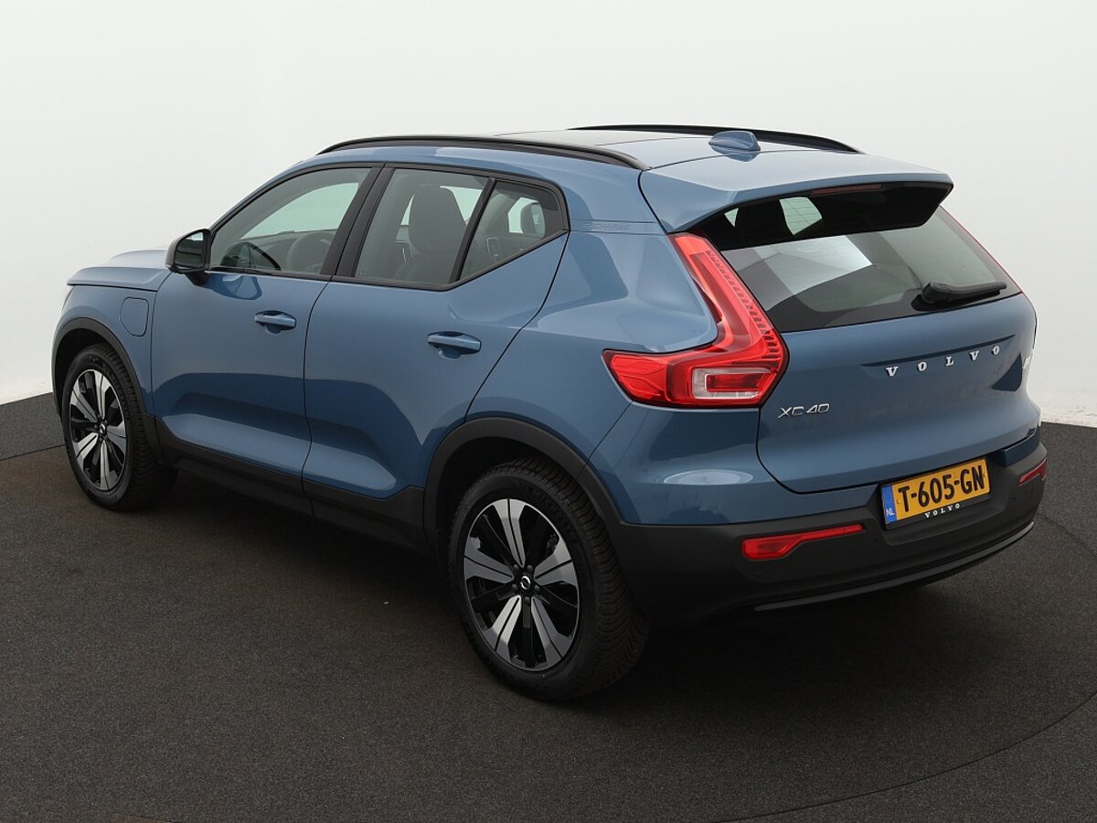 36079819 volvo xc40 1 5 t5 recharge ultimate bright 3 02