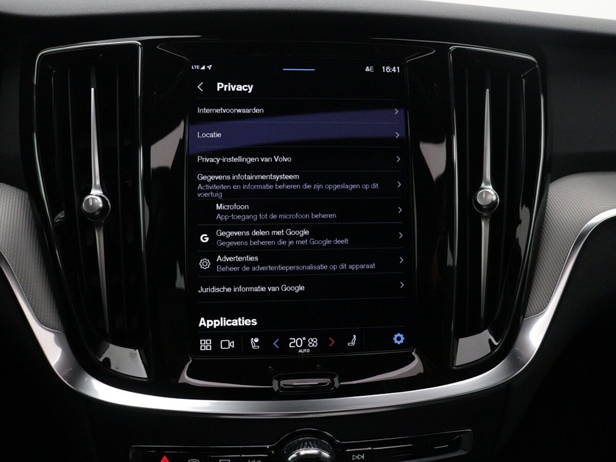 42420857 volvo v60 2 0 b3 plus dark panoramadak harman kardon trekhaak 360 80dfa2