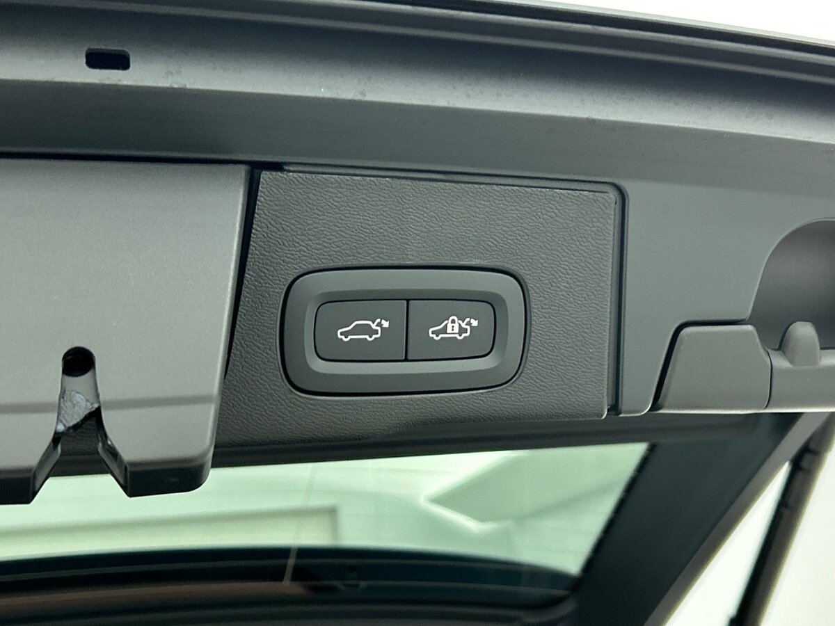 49836584 volvo xc60 t6 plus dark recharge head up panoramadak getint glas 19