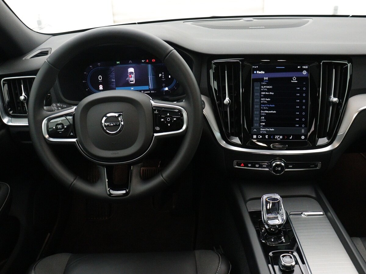 41603058 volvo v60 2 0 b3 plus dark panoramadak trekhaak 360a camera 7 04