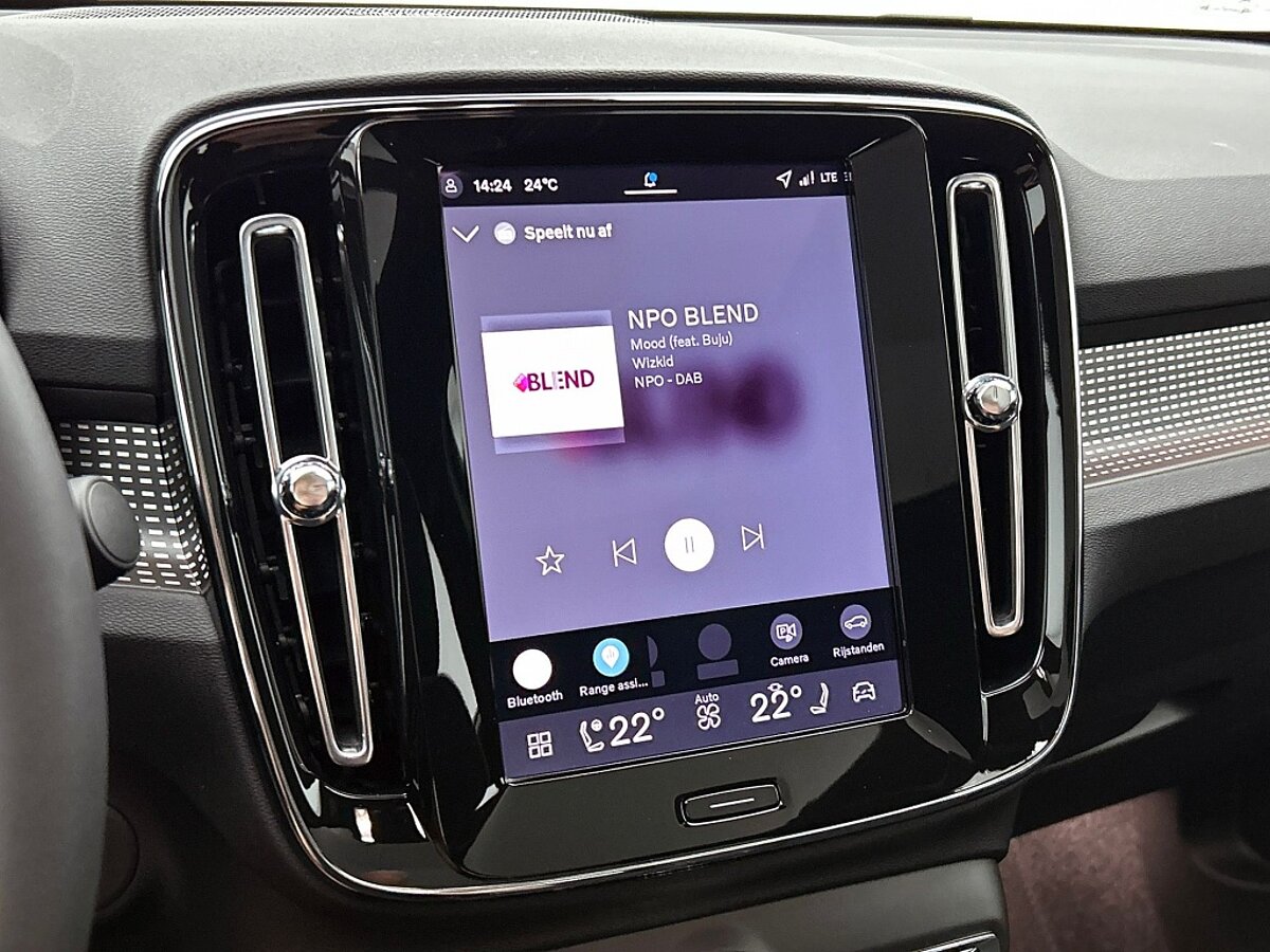 46536156 volvo ec40 extended range plus black edition 82kwh 6 10