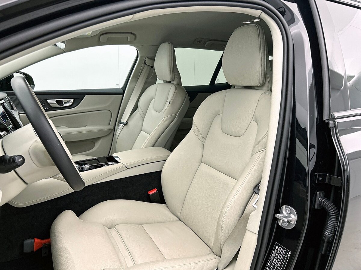 47390118 volvo v60 2 0 t6 awd plus dark trekhaak harman kardon 360 graden cam 88