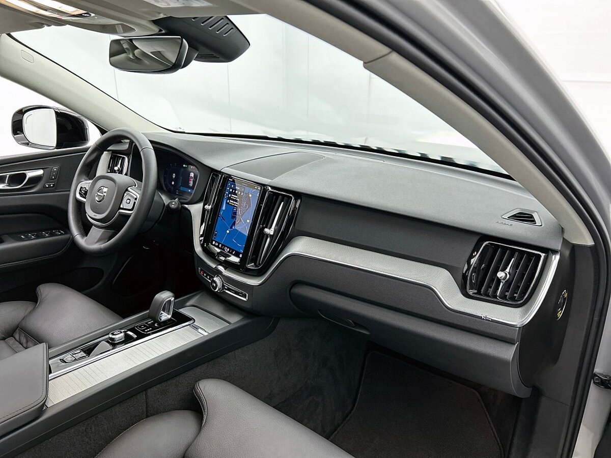 49717398 volvo xc60 2 0 t6 awd plus dark trekhaak 360a camera panoramadak 74