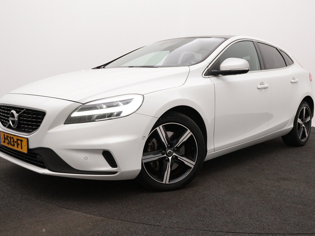 44623939 volvo v40 2 0 d3 edition 85