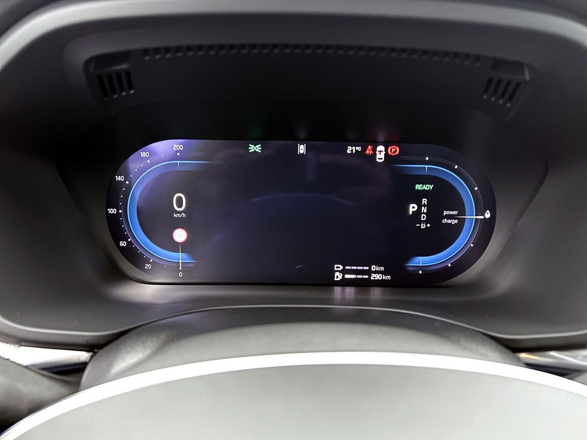46205119 volvo xc60 2 0 t8 awd u dark 9