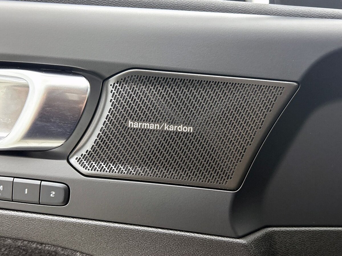 47569062 volvo xc40 2 0 b4 plus dark trekhaak harman kardon 08