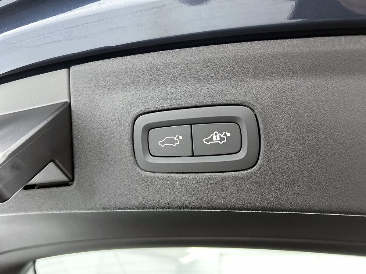 47869395 polestar 2 long range dual motor 82kwh pilot climate plus pixel led 37