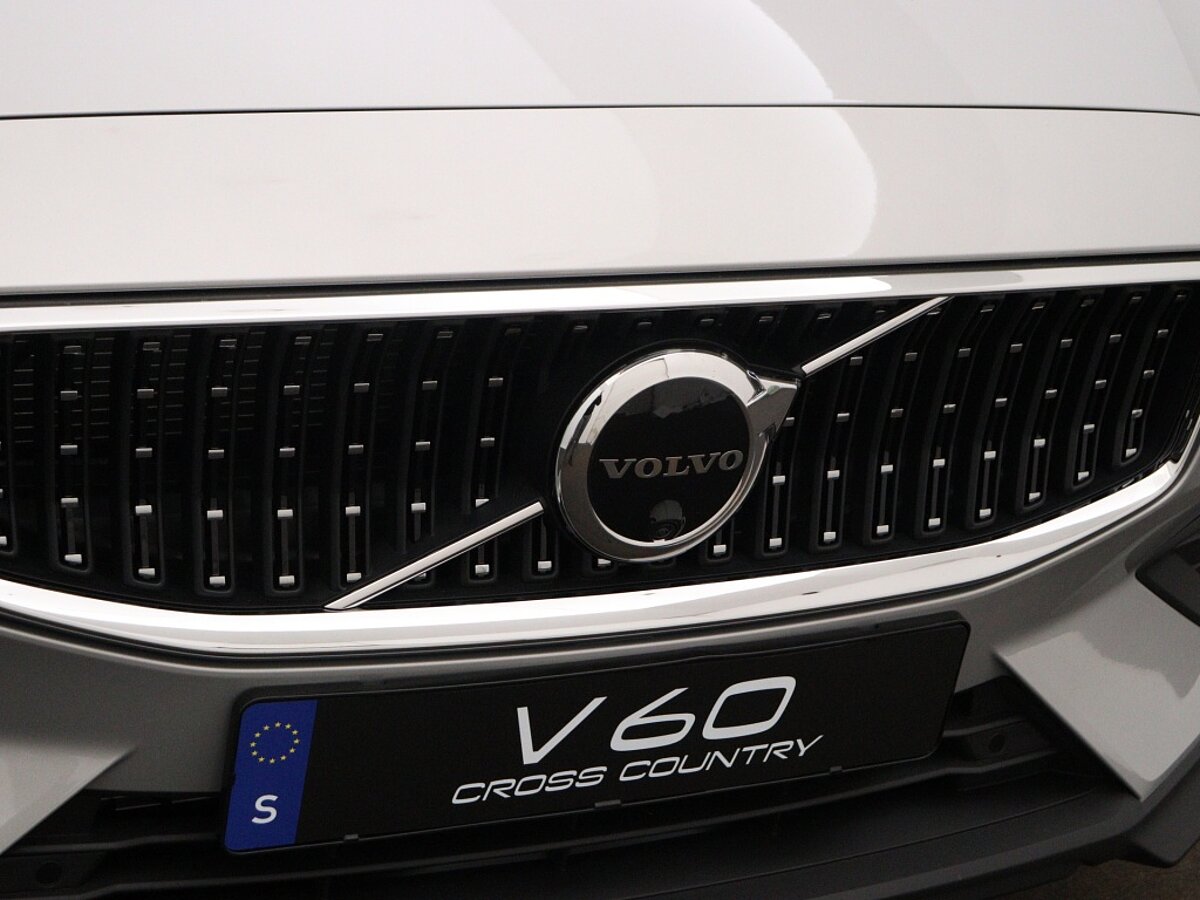 34285528 volvo v60 2 0 b5 cross country awd ultimate panorama dak 360 graden ca 83
